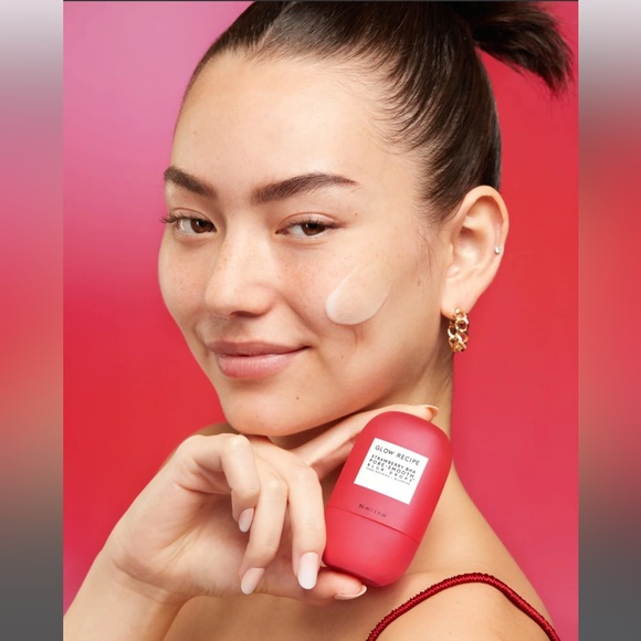GLOW RECIPE | Strawberry BHA Pore-Smooth Blur Drops 30mL - Picture 2 of 6